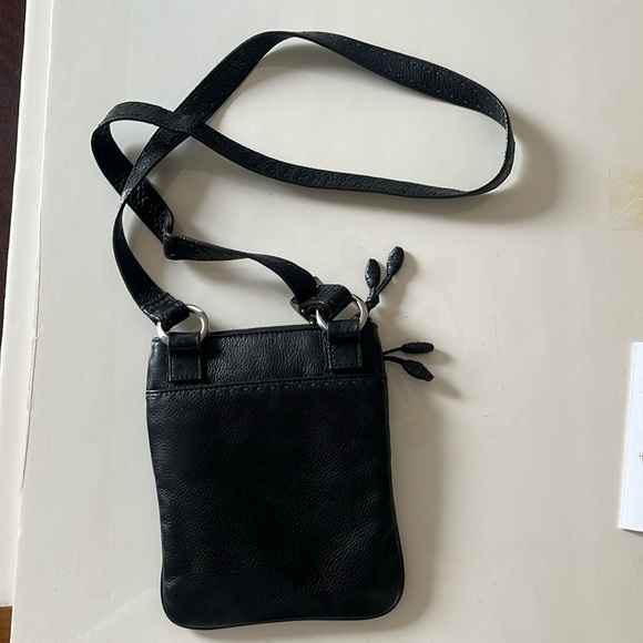 COLE HAAN crossbody. - Picture 3 of 10